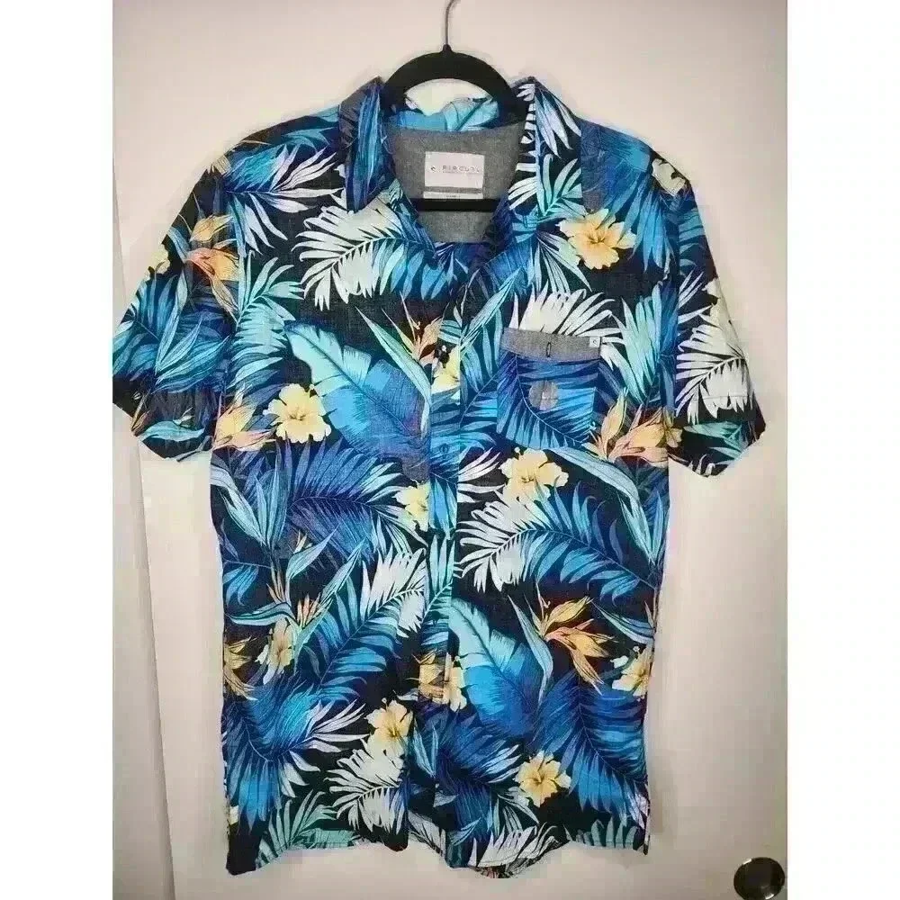 NWOT Rip Curl Button Down Hawaiian Floral Short Sleeve Shirt Size L Vacation - Picture 1 of 4